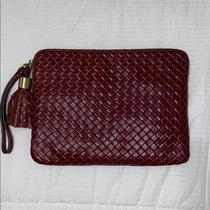 G.I.L.I. leather pouch